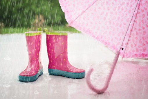 Bestuurder van in water gevallen festival aansprakelijk voor onbetaalde factuur