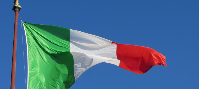 Waar is het loon van in Italië wonende bestuurder belast?
