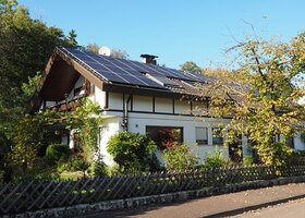 Salderingsregeling zonnepaneelhouders blijft voorlopig bestaan