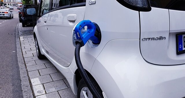 Wegenbelasting en BPM voor EV’s en hybrides – wat verandert er in 2025?