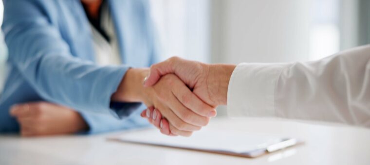 Franchisegever frustreert start franchisevestiging: aansprakelijk!
