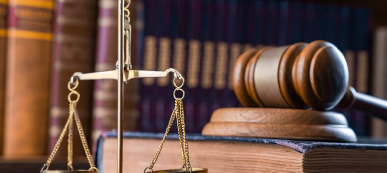 Kinderen willen volledige bankafschriften ontervende vader – rechtbank trekt duidelijke grens
